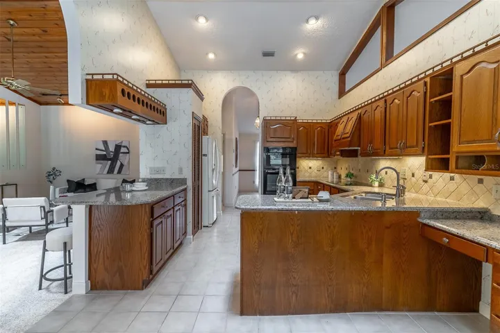 Kitchen Open to Family Room & Easy Access to Dining Room