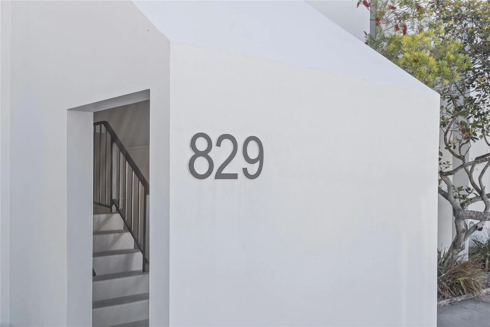 829 1ST STREET SOUTH