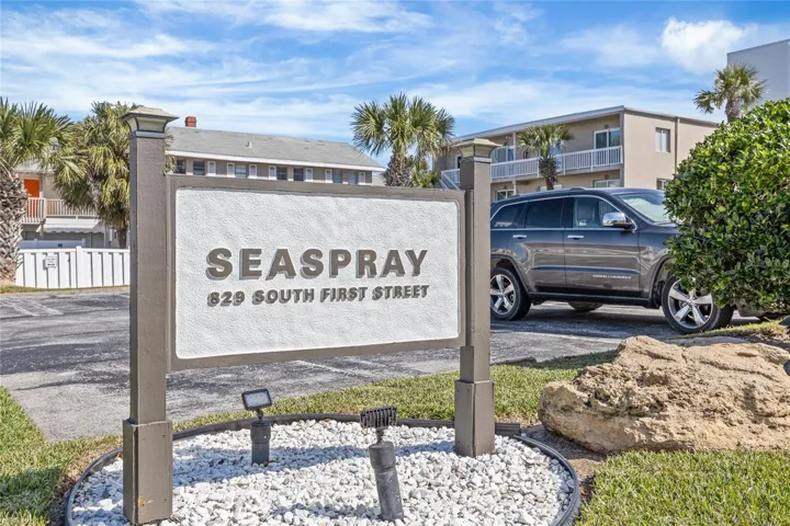 SEASPRAY CONDOMINIUM. DIRECT OCEANFRONT !!!