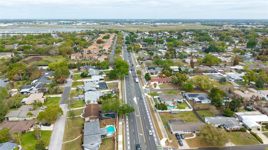 Walking Distance to Lake Underhill Park and Bike Trail