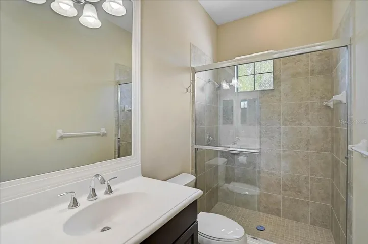 JUNIOR SUITE BATH