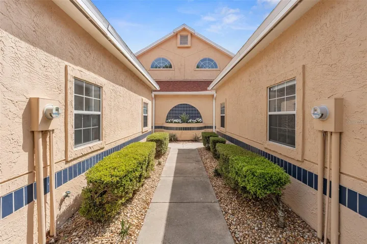WALKWAY TO UNIT