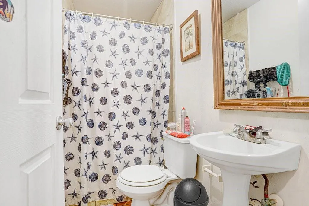 2nd Floor Guest Bathroom