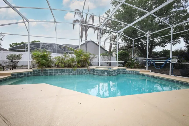 Pool/Lanai