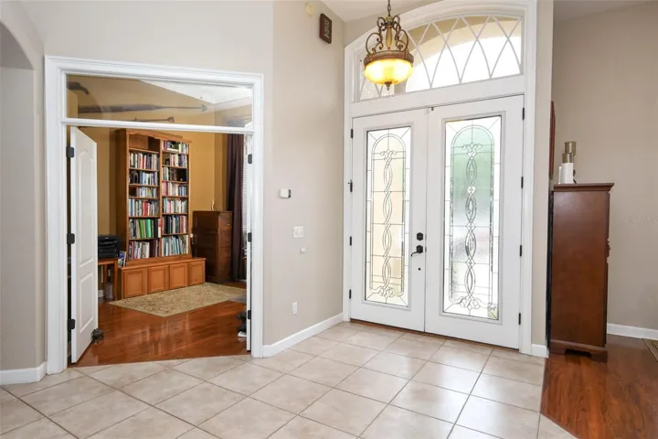 Foyer/Study/Bedroom