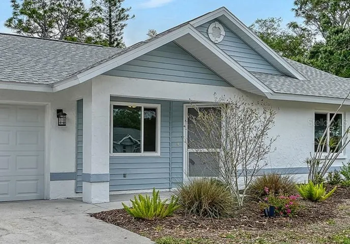 Covered porch entryway