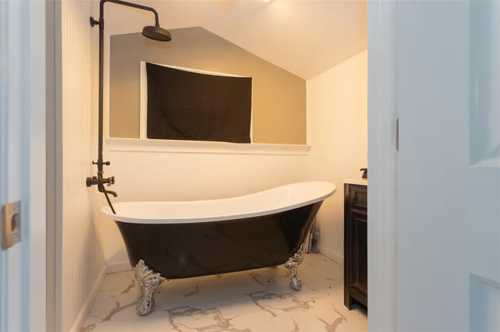 Cottage bath