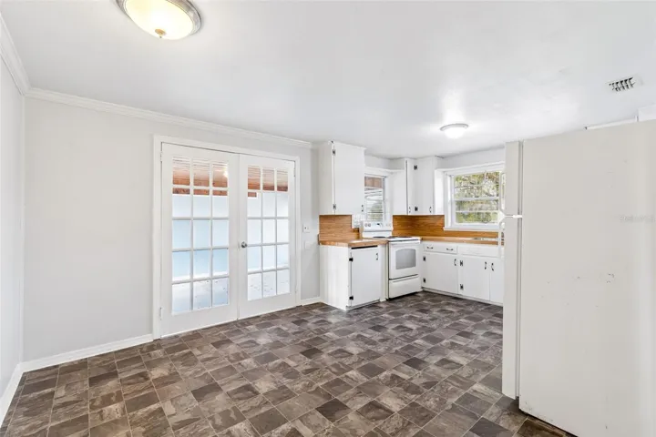 kitchen/dining