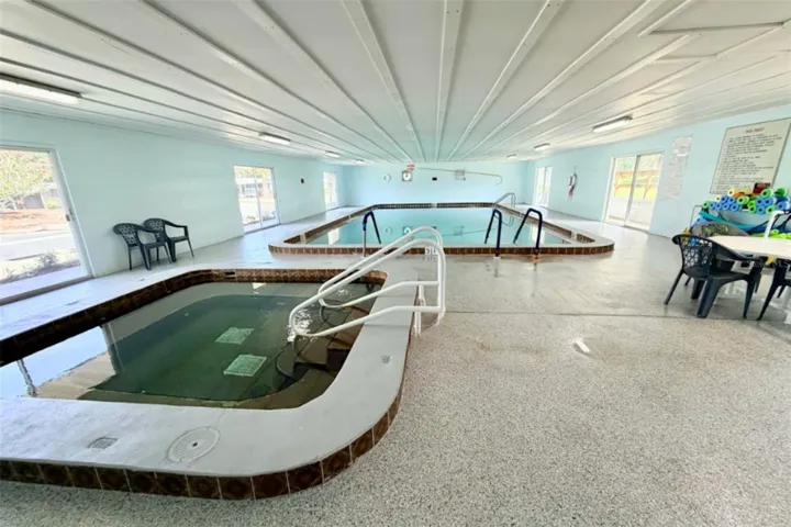 Indoor pool and hot tube