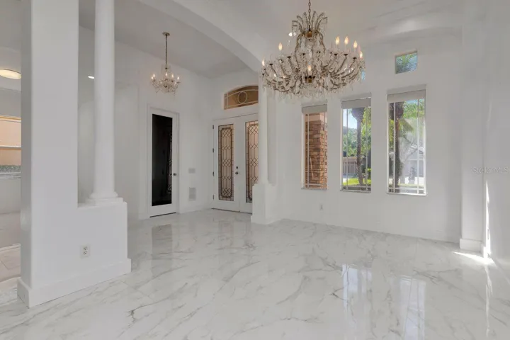 Dining Room/Foyer