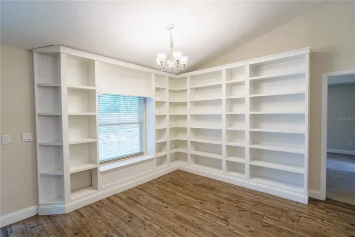 Custom built in bookshelves