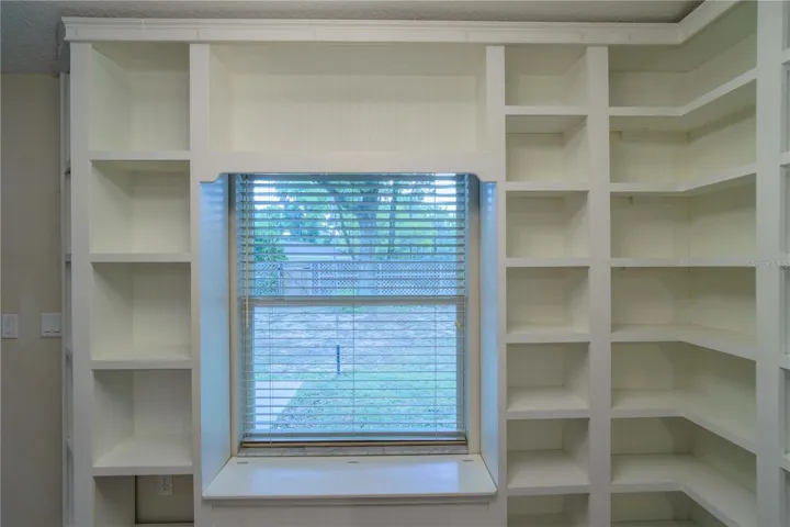 Custom built in bookshelves