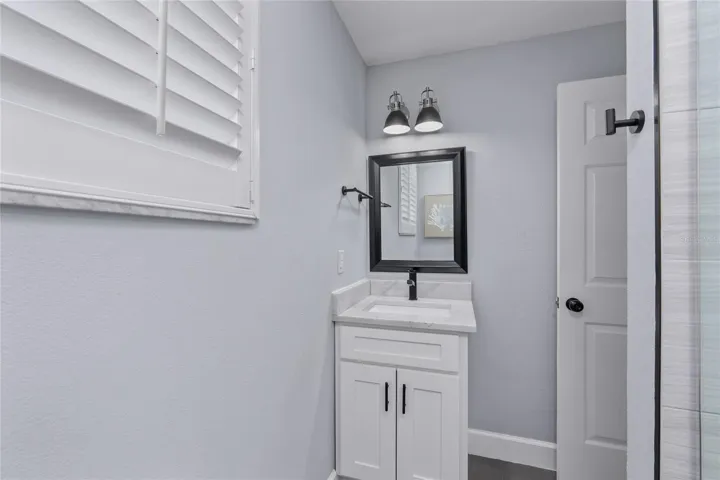 1st Floor Full Bathroom