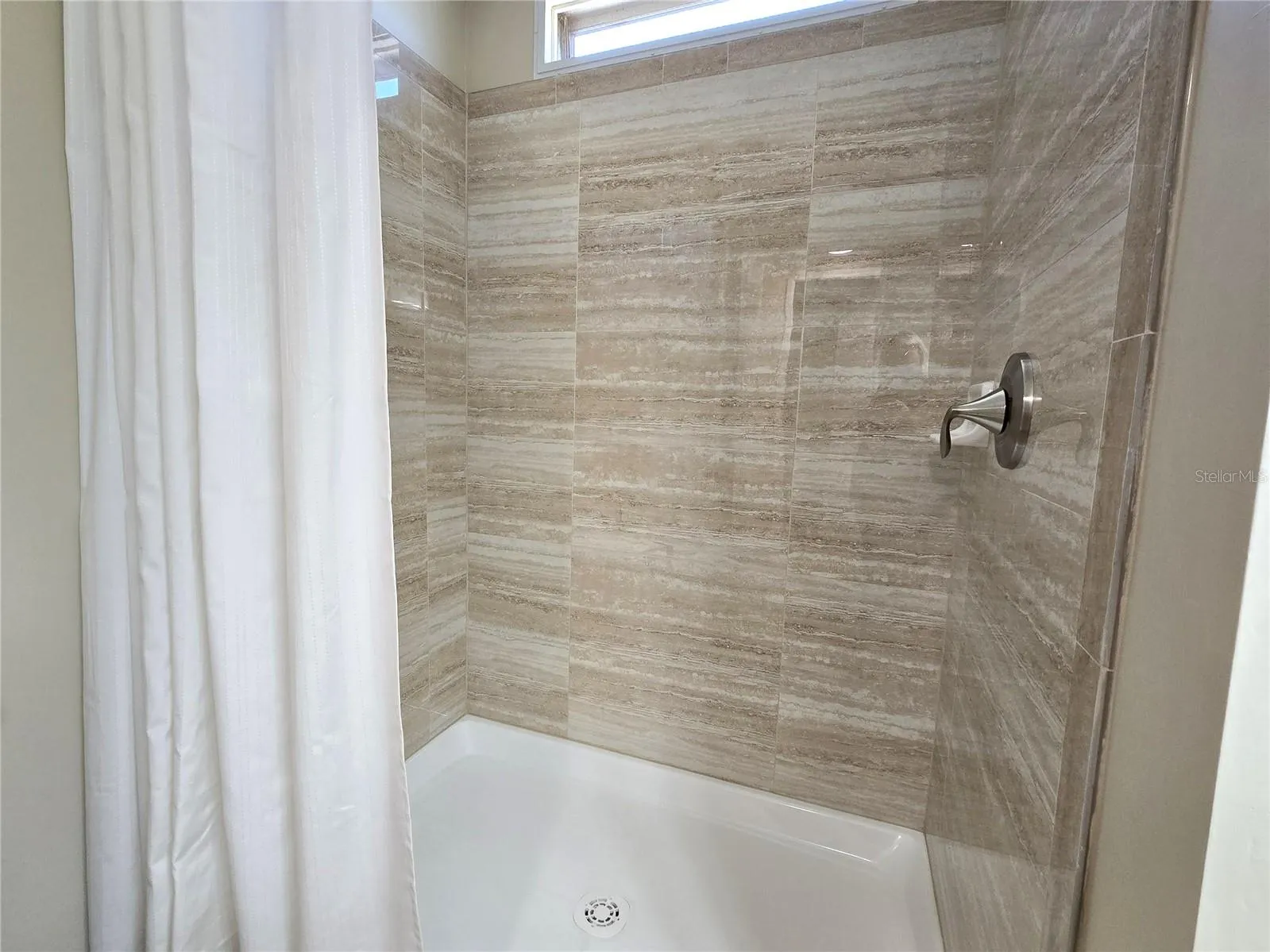 Beautiful fully tiled shower