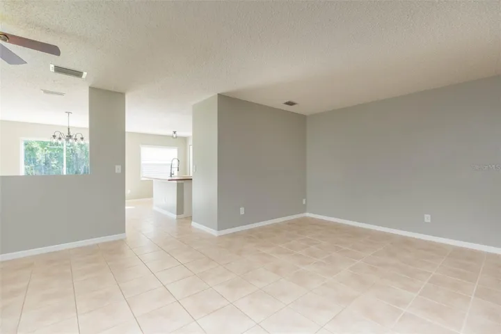 Living/dinning room