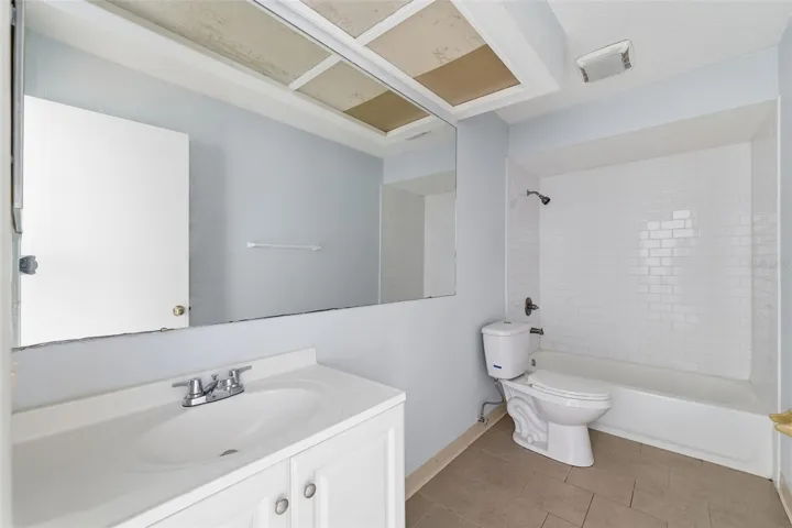 Full Bathroom