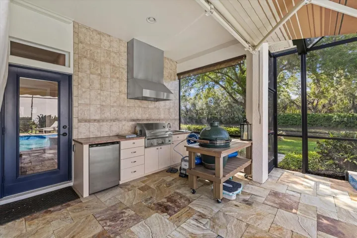 Outdoor Kitchen