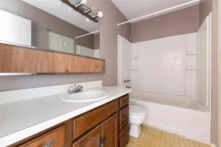 Full Bathroom
