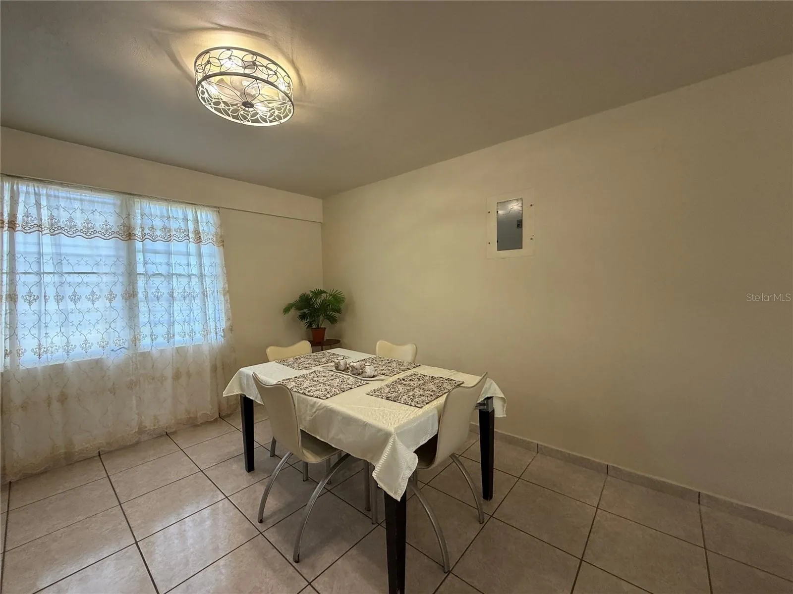 Dining Room - Unit 2