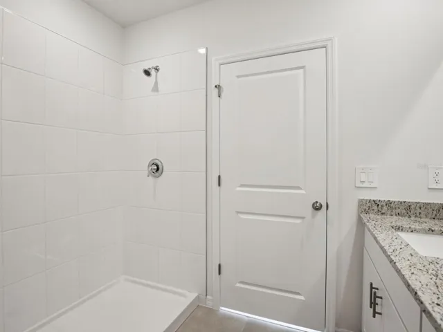 Interior photos are not of the actual home but are photos of the builder home with the same floorplan with similar interior finishes and features.