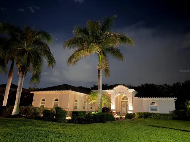 Custom Landscape Lighting