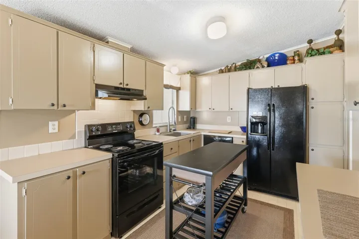 Kitchen Island for extra counter space!
