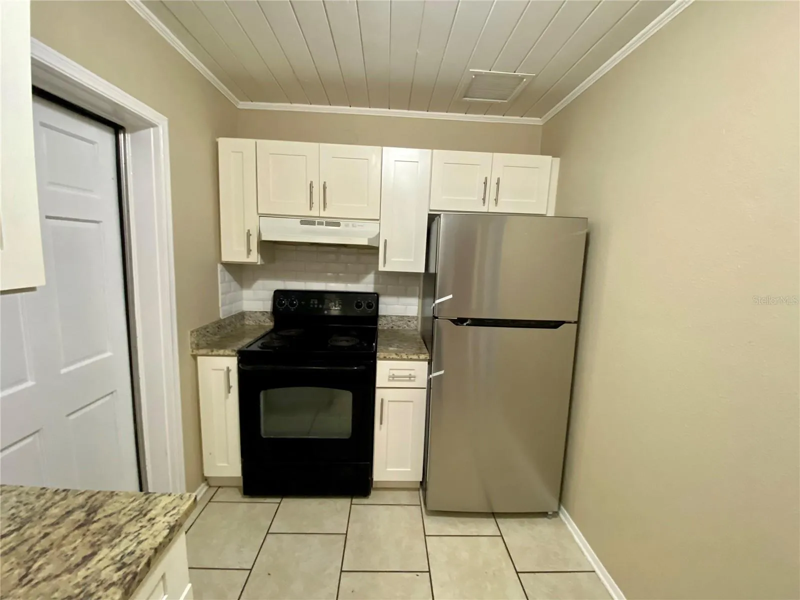 Apt 1