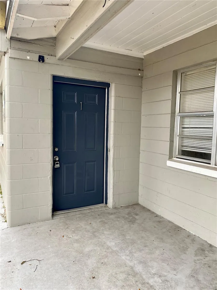 Apt 1