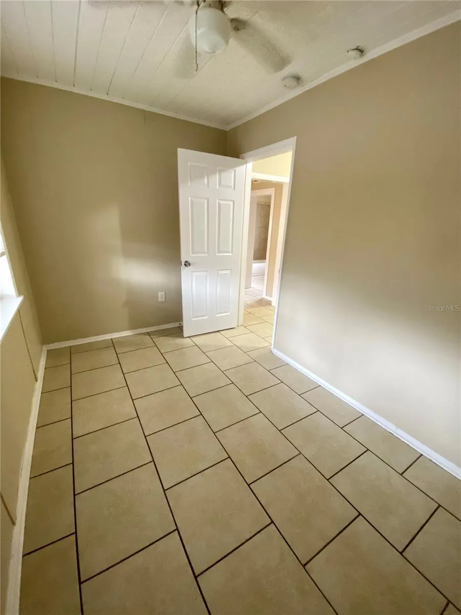 Apt 1