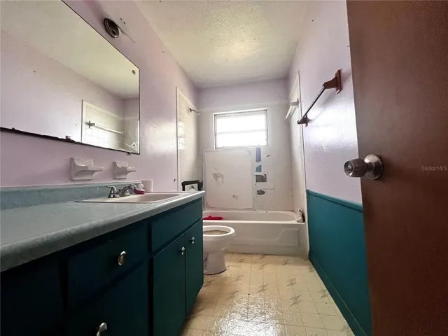 1170