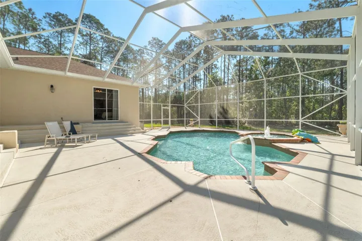 HEATED SALTWATER POOL & SPA
