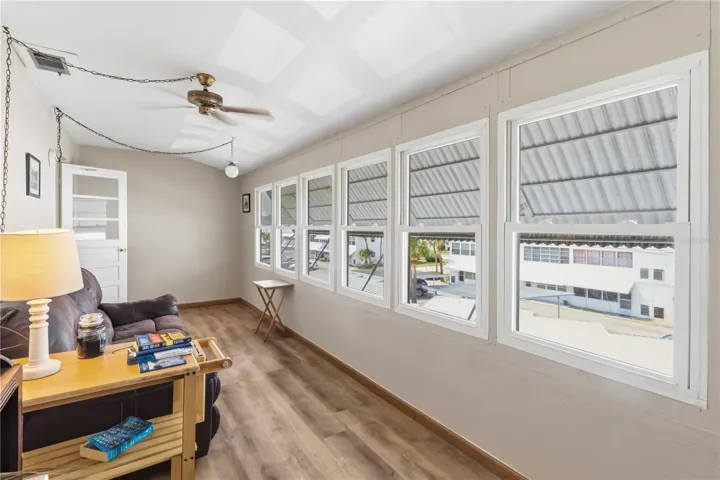Sunroom/Bonus Room