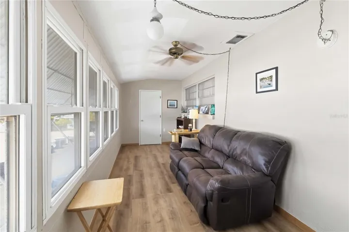 Sunroom/Bonus Room