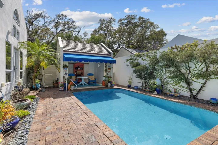 8365 Baytree Private Courtyard Pool