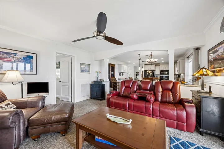 Opens to the spacious screened porch overlooking awesome Crescent Lake