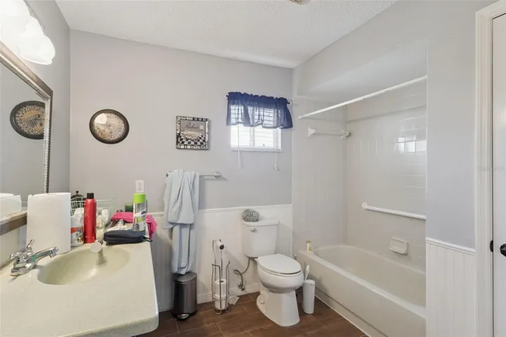 Guest Bathroom / Shower Tub