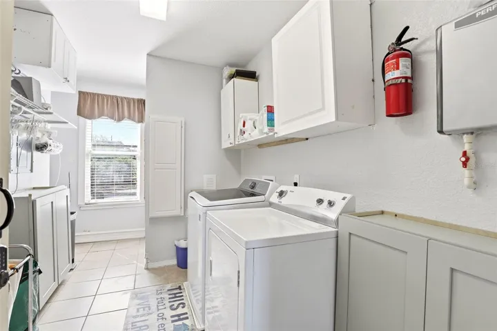 Large laundry room second story