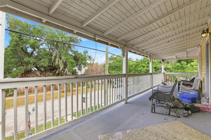 Second story deck