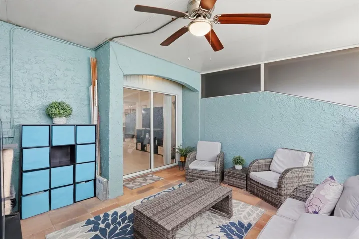 Full size Florida room