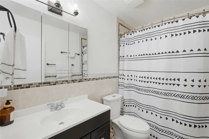 Upstairs full bath