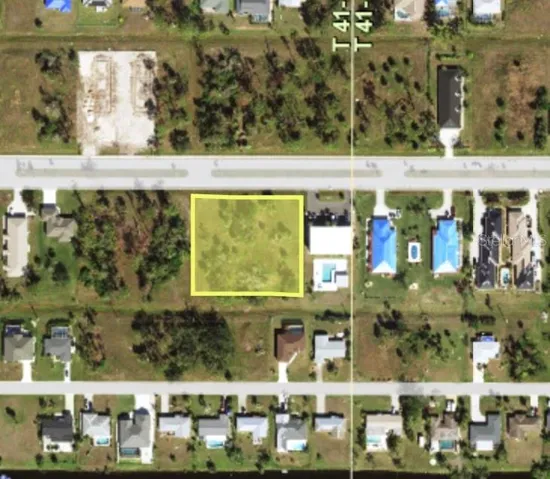 Close-up aerial view of the property location along Rotonda Blvd W.