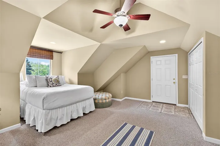 Sleeping dormer and closet
