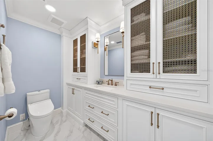 Private water closet with 2nd vanity
