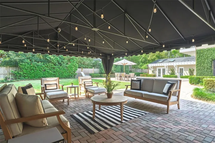 Lounge area with fan