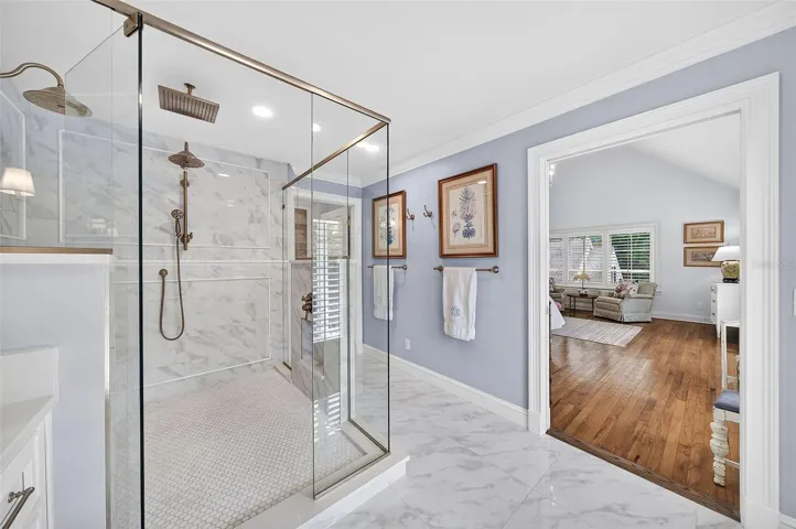 Multiple shower heads