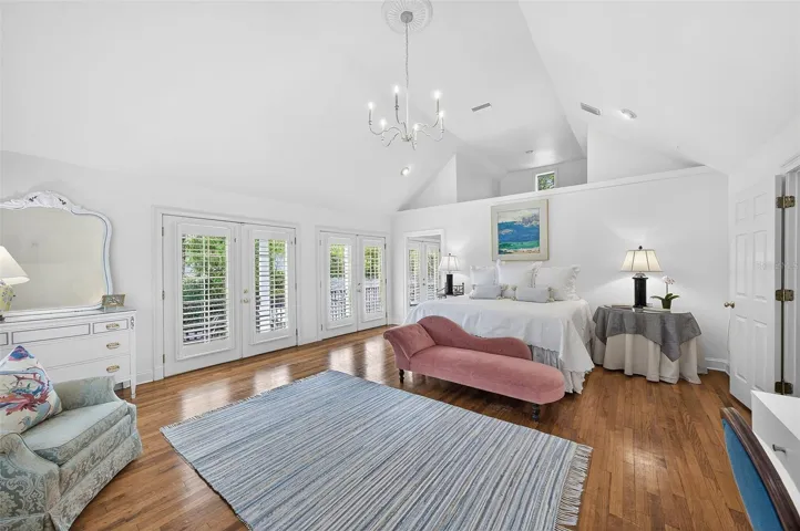 Grand Primary Suite- 2nd floor