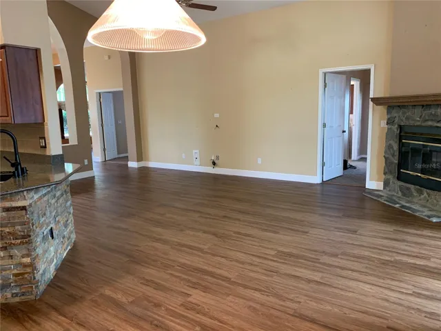 Living Room with fireplace