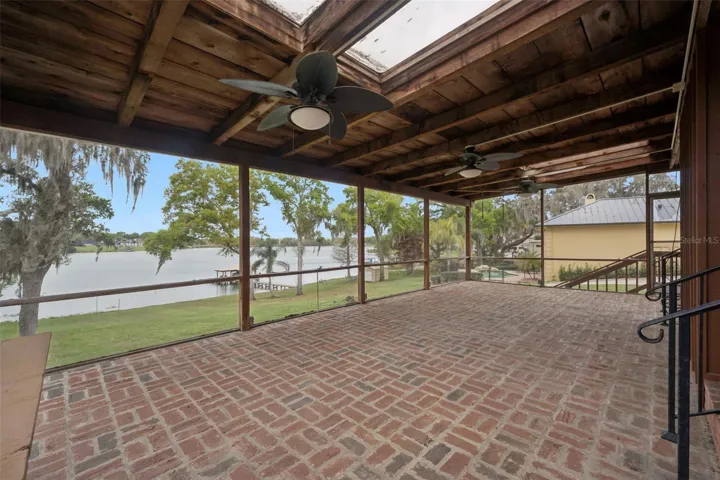 Extra Large Screened-in Lanai