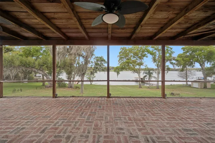 Extra Large Screened-in Lanai