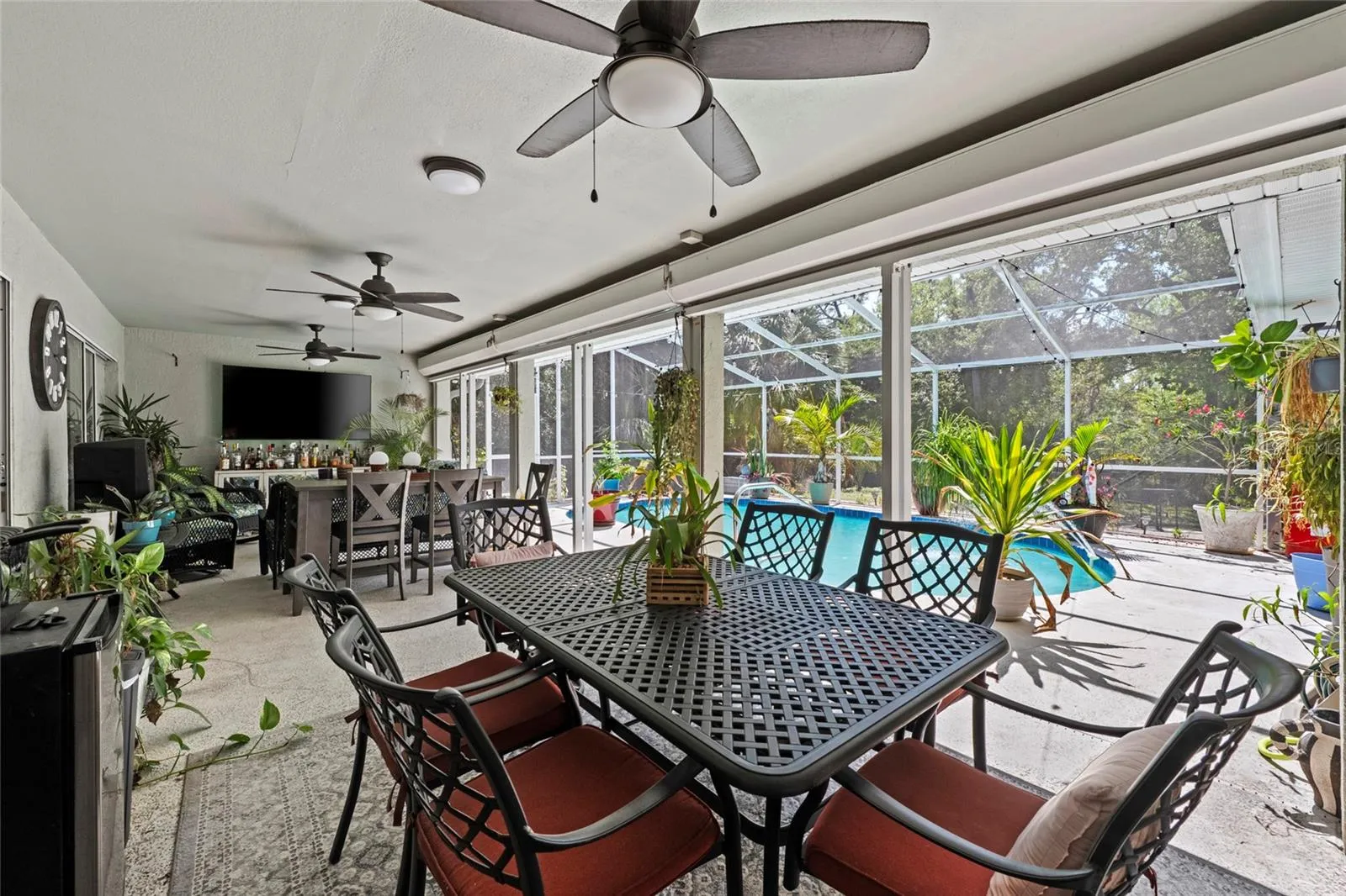 Lanei With Outdoor Seating